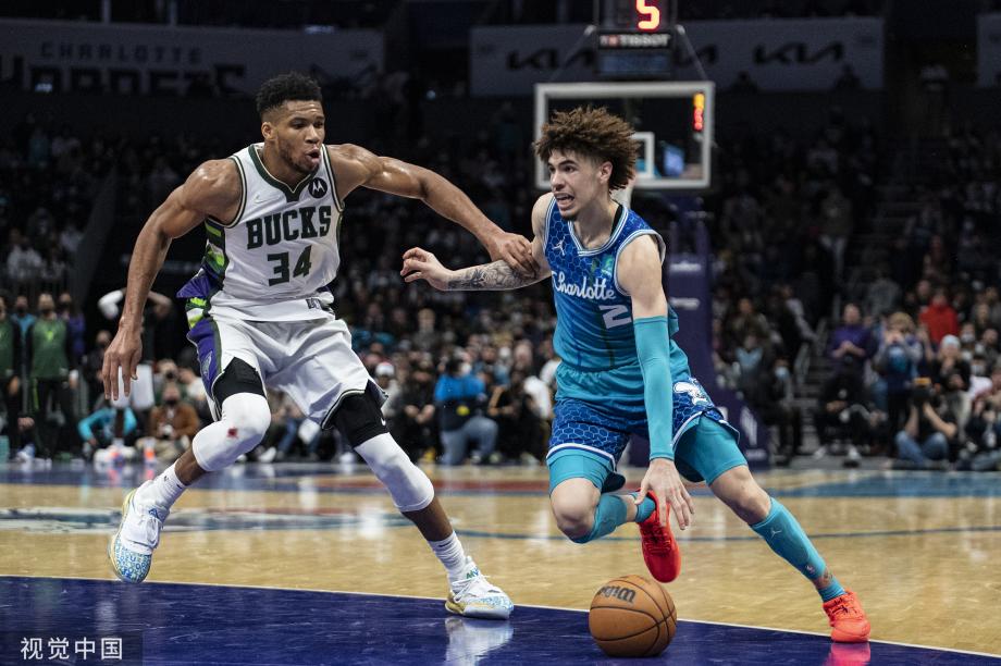 有多达八名 有多达八名